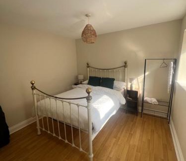 Boscombe Apartment | Open plan flat with large garden close to beach