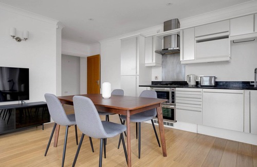 Angel Apartment | Open Plan Islington 2BR nr Angel Tube, by Blueground