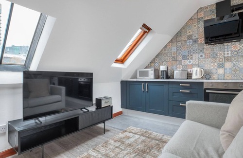 Weavers Apartment | Open plan Shoreditch 2BR Duplex, nr Liverpool St. Station, by Blueground