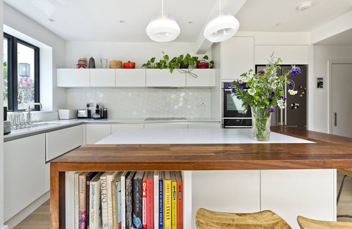 Tollington House | Open Skies, by Veeve