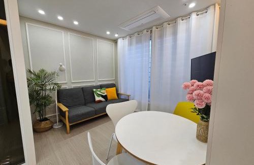 Hwagok-dong Apartment | #open special price #double-station area comfortable 2-room