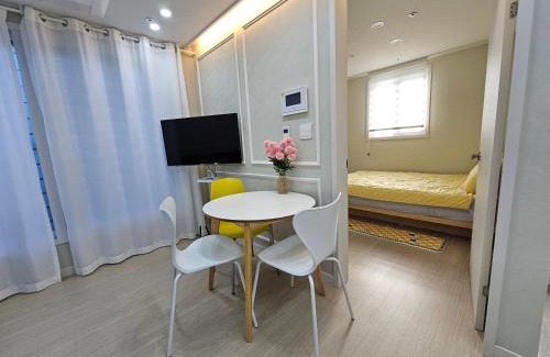 Hwagok-dong Apartment | #open special price #double-station area comfortable 2-room