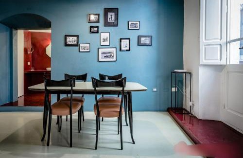Historic Castle District Apartment | Open Suite Cobalto