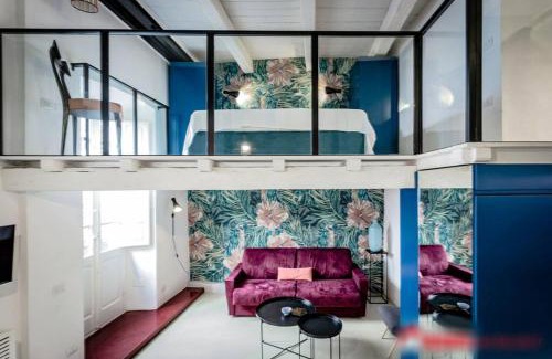 Historic Castle District Apartment | Open Suite Cobalto