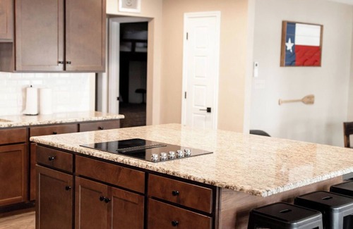 Marble Falls House | Open water on LBJ! Great for family gatherings, or just a lake getaway.