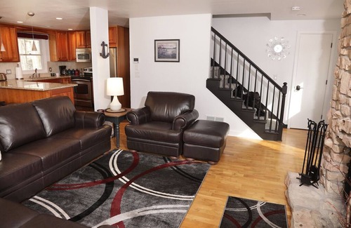 Egg Harbor Cottage | Open Year-Round. Pristine Cottage Minutes from Egg Harbor.