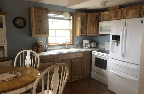 Rapid City Ski Chalet | OpenJuly 13-19 Amazing views from our Hot Tub Relax,Pet,Rent Pontoon walk trails