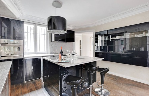 Quartier de la Porte-Saint-Denis Apartment | Opera Chic : a unique apartment in the heart of Paris