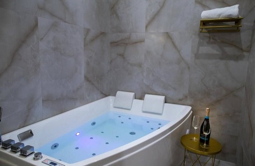Province of Messina House | OPERAPRIMASUITE - Superior with Whirlpool