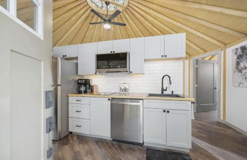 Canyon Lake House | Ophelia Luxury Yurt-Cabin - Canyon Lake - Hot Tub