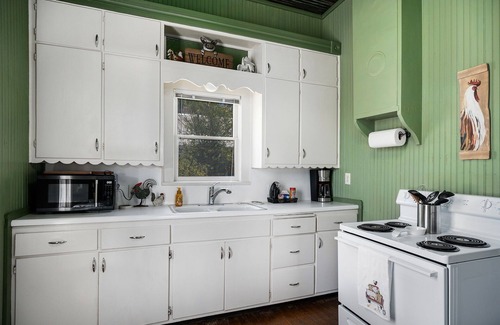 Fredericksburg House | Opie & Omie's Haus | New Listing | 2 Blocks to Main
