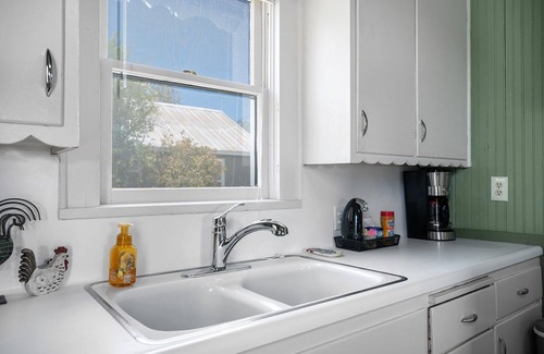 Fredericksburg House | Opie & Omie's Haus | New Listing | 2 Blocks to Main