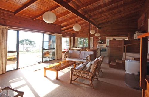 Opito Bay House | Opito Bay beach front Holiday Home