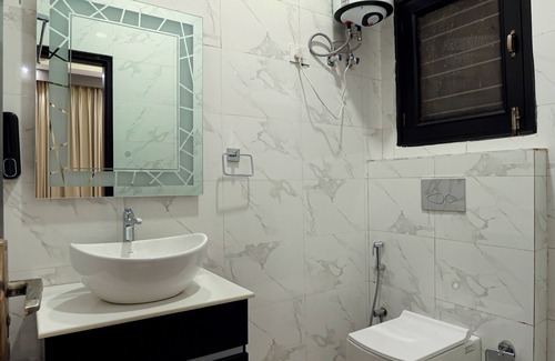 Udyog Vihar Hotel | OPO Essential Sec 21