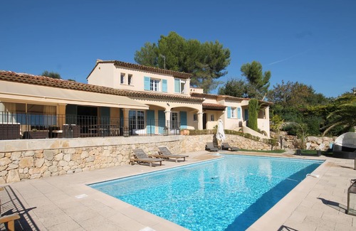 Le Rouret Apartment | optionalIndependent Studio at Mas du Galoubet with Breakfast