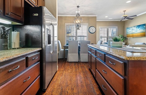 Legacy Park House | Opulent 3BR Townhome at The Shops At Legacy & Legacy West