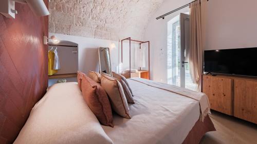 Polignano a Mare Villa | OPUNTIA TRULLI E LAMIE 10, Emma Villas