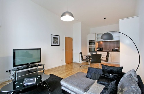 Central Aberdeen Apartment | Orange Apartments-Kepplestone