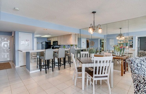 Orange Beach East Condo | Orange Beach 2BR Sleeps 8 Pool Kid-Friendly