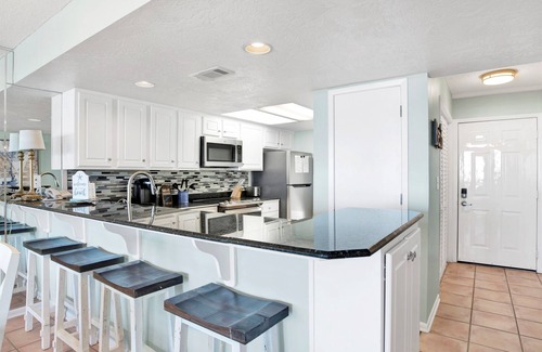 Orange Beach East Condo | Orange Beach 2BR Sleeps 6 Bayside Boat Slips