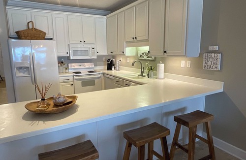 Orange Beach East Condo | Orange Beach Low Density Beachfront Condo Beautifully Updated