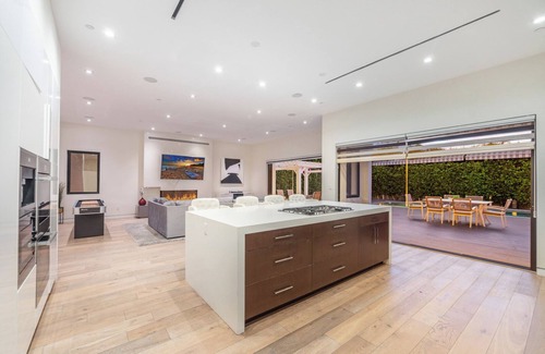 Greater Wilshire - Hancock Park House | Orange Villa #D, Pool and Spa