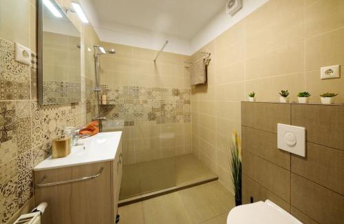 Ferencvaros Apartment | OrangeHomes Garden View Friendly Home with FREE parking