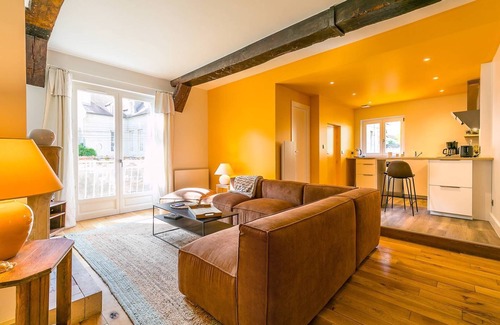 Dijon Centre Ville Apartment | Orangerie Jeannin - Appartement au cœur de la ville -SR Loc