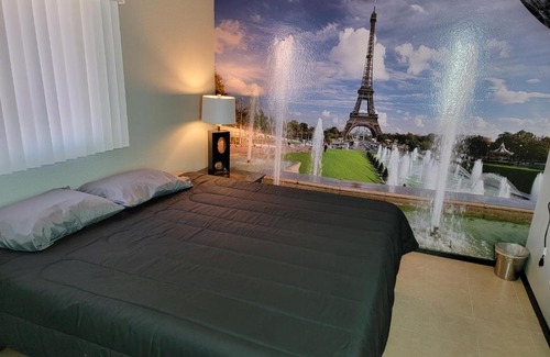 Glendale House | Orangewood & 51Ave Homestay - Not a Hotel