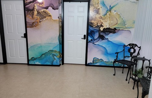 Glendale House | Orangewood & 51Ave Homestay - Not a Hotel