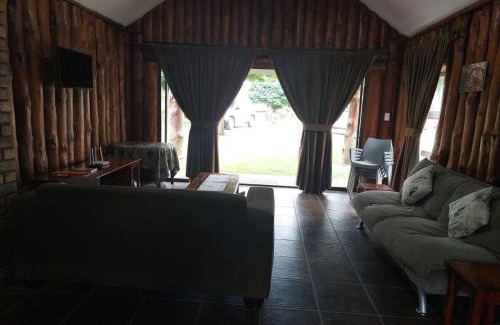 Thembelihle Apartment | Oranje-Sig Selfsorg Eenhede