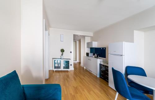 New Boulevard Apartment | Orbi City Sea View