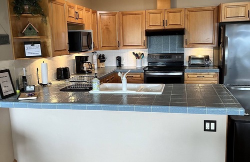 Rosario House | Orcas-Beautiful Modern Home- Large New Deck- Water View- Privacy- Dog Friendly