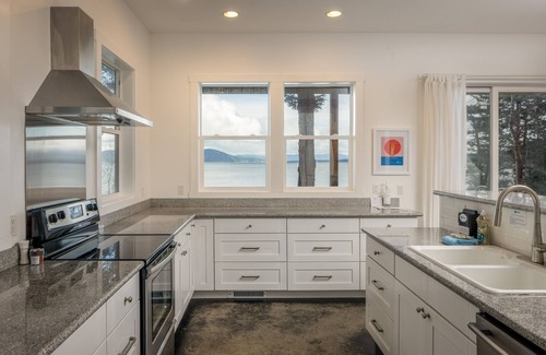 Olga House | Orcas Island, Peapod Cottages with Barn #290B