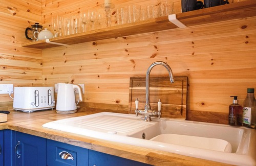 Newton Stewart Cottage | Orchard Cabin-Ivy - UK45431