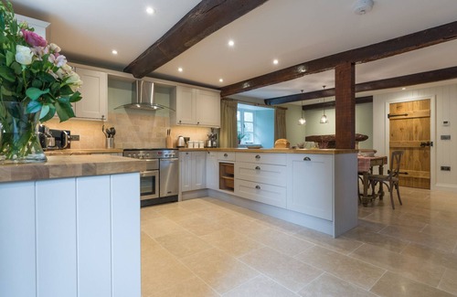 Ilminster Cottage | Orchard Cottage - sleeps 8 guests in 4 bedrooms