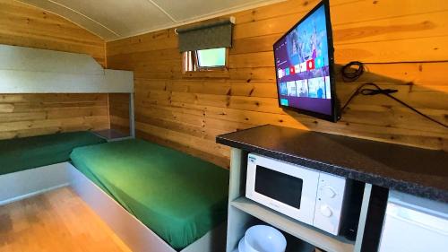 Penrith Other | Orchard Hideaways