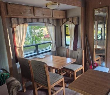 Middleton Hotel | Orchard Queen Motel & Rv Park