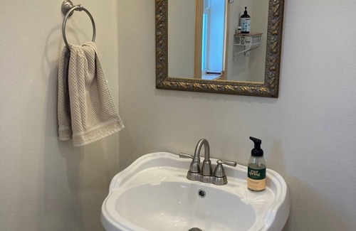 Norwalk Apartment | Orchard Studio: A Peaceful & Serene Retreat Near Hiking & Biking