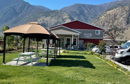 Okanagan-Similkameen Hotel | Orchard View Motel