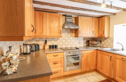 Parwich Cottage | ORCHARD VIEW, pet friendly, luxury holiday cottage in Parwich