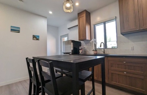 Plateau Mont Royal Apartment | Orchid Lodgement Montreal