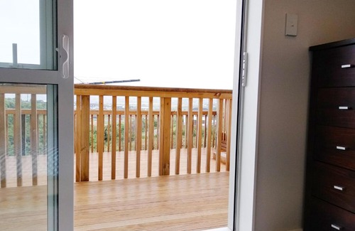Orewa House | Orewa Brand New Sunshine Home Stay