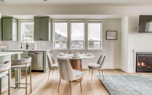 Depoe Bay House | Organic by Nature