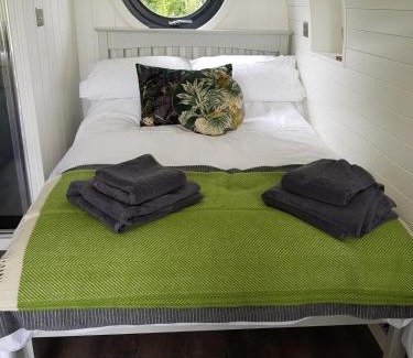 Narberth Apartment | Orielton Fach Farm - Cosy rural lodge in beautiful surroundings