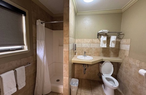 Clear Creek Hotel | Oriental Hotel