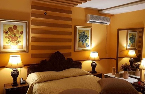 Gulberg House | Oriental Room and Stately Mansion Room Center in Lahore