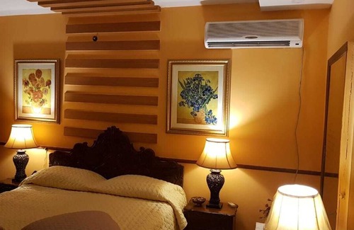 Gulberg House | Oriental Room and Stately Mansion Room Center in Lahore