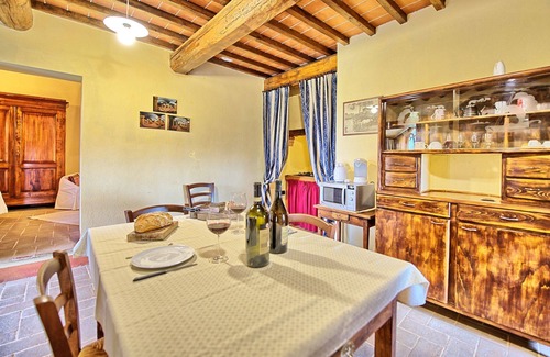 Castelnuovo Berardenga Apartment | Orietta 2- Vacation rental in country house with swimming pool near Siena, Tuscany
