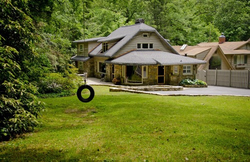 Black Mountain House | Original Home of Billy and Ruth Graham; Montreat, NC; Sleeps 10